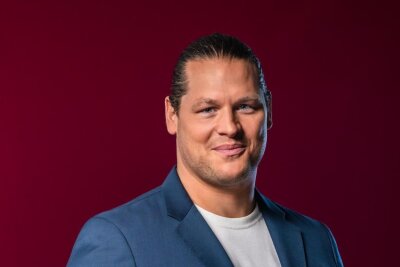 Markus Kuhn: "Alle Daten und Fakten sprechen für einen Football-Hype in Deutschland" - Markus Kuhn arbeitet seit dem Wechsel der TV-Rechte zu RTL für den Sender als Experte bei den NFL-Übertragungen. Er lebt in New York, seine Frau und er erwarten das zweite Kind.