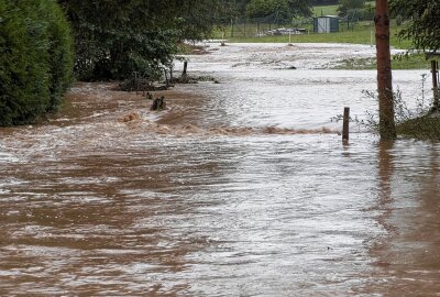 Massive Niederschläge sorgen für Überschwemmungen in Lichtenberg - Massive Niederschläge sorgen für Überschwemmungen in Lichtenberg. Foto: Bernd März