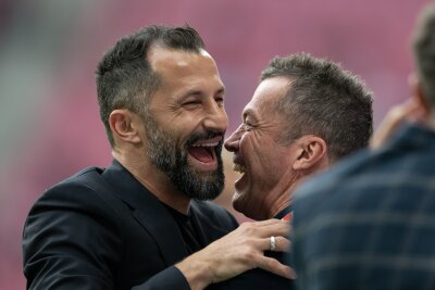 Matthäus nach Salihamidzic-Konter: Habe nicht gelogen - Zuletzt knirschte es zwischen Hasan Salihamidzic (l) und Lothar Matthäus (r). 