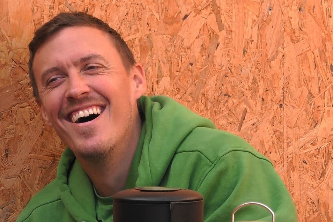 Max Kruse legt irres Fußballer-Gehalt offen: "Die haben mir das Geld in den Ar... geschoben" - "Promi Big Brother"-Kandidat Max Kruse hat mit Blick auf seine Karriere als Profikicker gut lachen: "Die haben mir das Geld in den Ar... geschoben!"