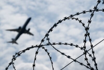 Mehr Abschiebungen aus Sachsen - Bei den Rückführungen mit Asylbezug waren die Hauptzielländer im dritten Quartal Georgien, Tunesien, Nordmazedonien, Türkei und Venezuela (Symbolbild).