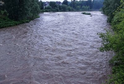 Mehrere Feuerwehreinsätze nach Unwetterlage in Colditz -  Die Orte Podelwitz und Hohnbach mussten aufgrund von Überflutung und Erdrutsch gesperrt werden. Foto: xcitepress