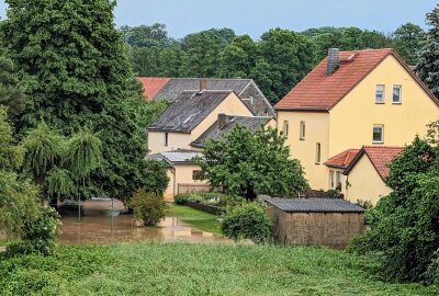 Mehrere Feuerwehreinsätze nach Unwetterlage in Colditz - Die Lage bleibt weiterhin angespannt. Foto: Christian Grube