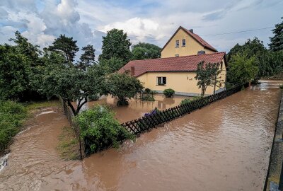 Mehrere Feuerwehreinsätze nach Unwetterlage in Colditz - Die Lage bleibt weiterhin angespannt. Foto: Christian Grube