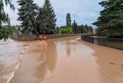 Mehrere Feuerwehreinsätze nach Unwetterlage in Colditz - Die Lage bleibt weiterhin angespannt. Foto: Christian Grube