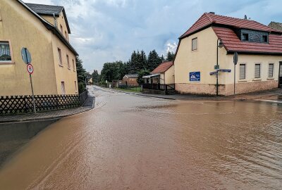 Mehrere Feuerwehreinsätze nach Unwetterlage in Colditz - Die Lage bleibt weiterhin angespannt. Foto: Christian Grube