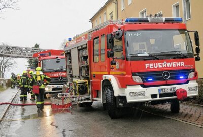 Mehrere Feuerwehren zu Großeinsatz in Schneeberg alarmiert - Angebranntes Essen sorgt für Großeinsatz der Feuerwehren. Foto: Niko Mutschmann