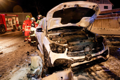 Mehrere PKW im Straßengraben gelandet: Unfälle nach Schnee und Glätte im Erzgebirge - Die B95 war stundenlang gesperrt