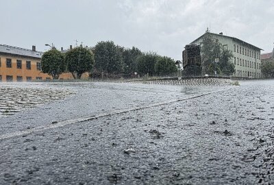 Mehrere überflutete Straßen nach Unwetter in der Lausitz - In der Lausitz sind durch das Unwetter mehrere Straßen überflutet. Foto: LausitzNews