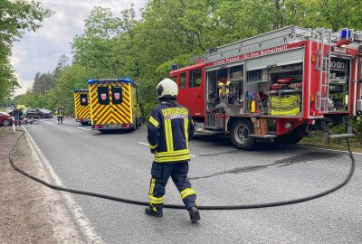 Mehrere Verletzte nach Frontalcrash auf sächsischer Staatsstraße - Am Donnerstagnachmittag kam es gegen 14:20 Uhr zu einem schweren Verkehrsunfall auf der S95 zwischen Wittichenau und Dubring.Foto: xcitepress/brl