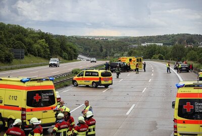 Mehrere Verletzte: Schwerer Unfall auf der A4 in Mittelsachsen - Schwerer Unfall auf der A4. Foto: Erik Hoffmann