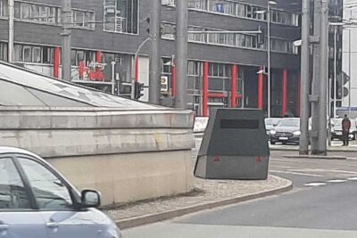 Messgerät ist kaum erkennbar: Fieser Blitzer im Chemnitzer Zentrum installiert - Auf der Bahnhofstraße in Richtung Zwickauer Straße steht der versteckte Blitzer.