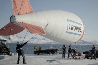 Metereologe Özden Terli: "Man muss alles elektrifizieren, das ist das Effizienteste" - Mit einem Fesselballon untersuchen Forschende des Leibniz-Instituts für Troposphärenforschung (TROPOS) die bodennahen Luftschichten in der Arktis, die eine große Rolle beim Klimawandel dieser Region spielen.