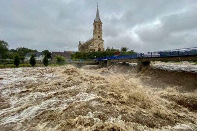 Metereologe Özden Terli: "Man muss alles elektrifizieren, das ist das Effizienteste" - Mikulovice in Tschechien am 14. September: Dass die Flutkatastrophe mit dem Klimawandel zu tun hat, steht für Experten wie Özden Terli außer Frage.