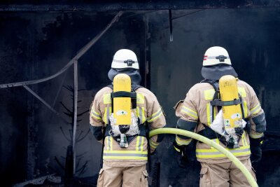 Mieter verursacht Brand - Mietminderung möglich? - Ein Mieter kann trotz eines selbst verursachten Brands Anspruch auf Mietminderung haben, wenn der Schaden durch die Sachversicherung des Vermieters gedeckt ist und dem Mieter lediglich einfache Fahrlässigkeit vorgeworfen wird.