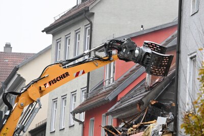 Mietstreit gipfelt in Schüssen - Zwei Tote in Esslingen - Die Feuerwehr verhinderte, dass das Feuer auf Nachbargebäude übergriff.