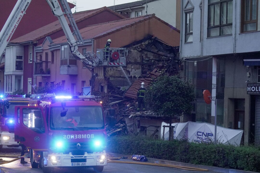 Mindestens drei Tote bei Wohnhaus-Einsturz in Spanien - Das Rathaus und die Regionalregierung sagten den Betroffenen schnelle Hilfe zu.