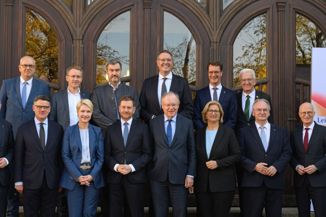 Ministerpräsidenten stellen Ergebnisse ihrer Konferenz vor - Die Ministerpräsidenten stellen am Freitag die Ergebnisse ihrer Konferenz vor.