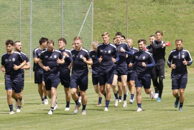 Die CFC-Mannschaft beim Aufgalopp. Foto: Harry Härtel