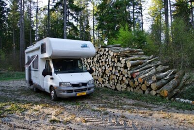 Mit Wohnmobil und Wohnwagen hohe Bußgelder lieber vermeiden - 