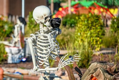 Mitten in den Herbstferien: Karls Erlebnis-Dorf wächst weiter und hat große Pläne - Der "Grusel-Oktober" begeistert die Besucher mit schaurigen Leckereien und Halloween-Deko. Foto: EHL Media/Dietmar Thomas