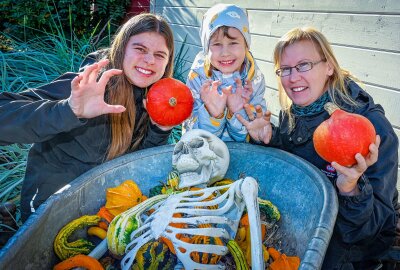 Mitten in den Herbstferien: Karls Erlebnis-Dorf wächst weiter und hat große Pläne - Der "Grusel-Oktober" begeistert die Besucher mit schaurigen Leckereien und Halloween-Deko. Foto: EHL Media/Dietmar Thomas