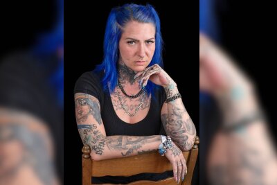 Moderatorin Carolina (34): Von der Tattoo-Convention-Bühne zum Tattoo-Model bei BLICK.de - Ihre Karriere als Moderatorin begann, als der Convention-Veranstalter Thorsten Krekeler ihr spontan ein Mikrofon in die Hand drückte.