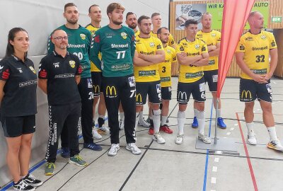 Montagabend: Die 1. Bundesliga ist zu Gast in Plauen! - Hier gibt's Bilder von der Teampräsentation. Foto: Karsten Repert