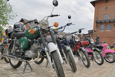 Moped-Limbo und mehr: Simson-Treffen in Stollberg übertrifft alle Erwartungen - Beim 1. Simson-Treffen in Stollberg ist einiges los gewesen. Foto: Ramona Schwabe