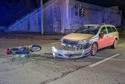 Mopedfahrer missachtet Vorfahrt: Fahrer verletzt - Aufgrund eines Vorfahrtsfehelrs seitens des Moped-Fahrers, kam es zu einem Zusammenstoß. Foto: xcitepress