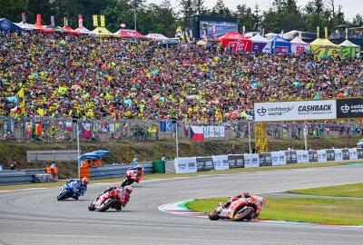 MotoGP kehrt ab 2025 nach Brünn zurück - Der Brünner Hexenkessel. Foto: Thorsten Horn