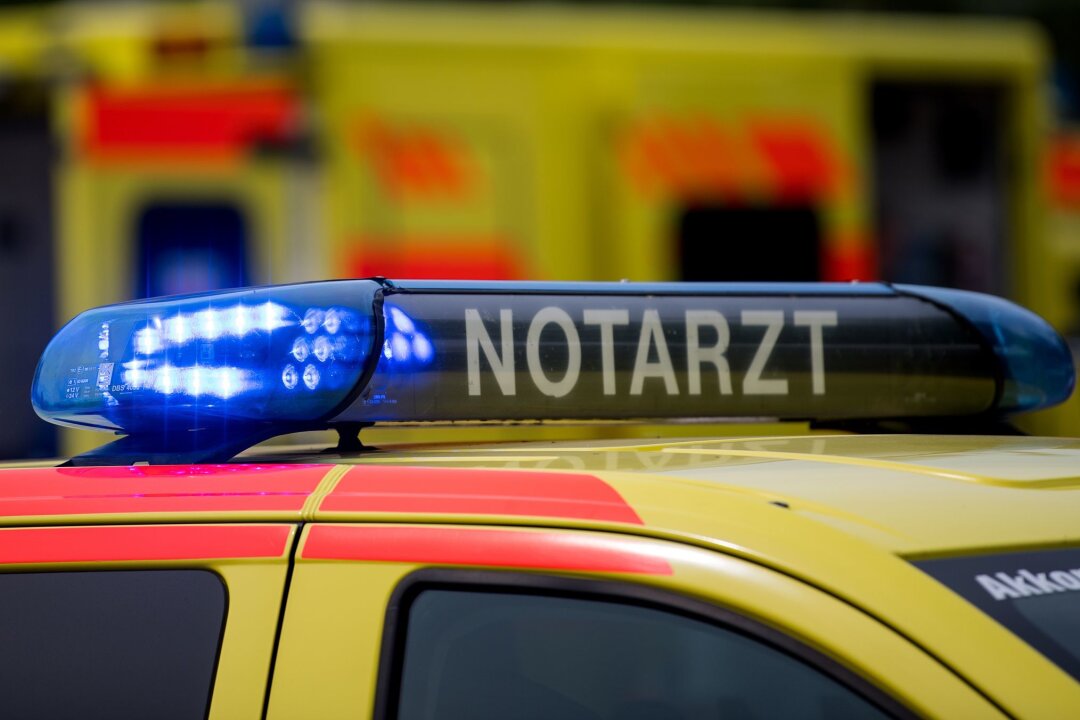 Motorradfahrer verunglückt auf S1 tödlich - Der 48-jährige Motorradfahrer erlag noch vor Ort seinen schweren Verletzungen.