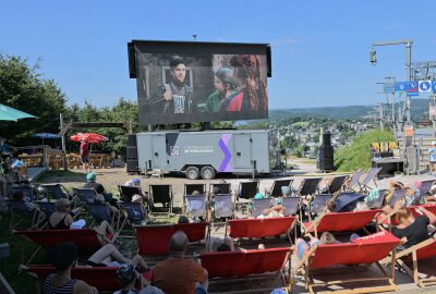 "Moviequidi" Filmfestival in Eibenstock: Kinoerlebnis auf dem Adlerfelsen - Das Filmfestival "Moviequidi" war auf dem Adlerfelsen in Wurzelrudis Erlebniswelt zu Gast. Foto: Ralf Wendland