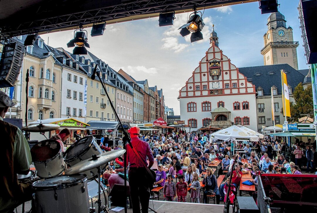 Musik, Kinderfeste und mehr: So wird der 28. Plauener Herbst - Zum 28. Plauener Herbst hoffen die Organisatoren wieder auf großen Zulauf. Foto: Karsten Repert