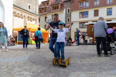 Kinder und Familienwelt auf der Weingasse. Foto: Marcel Schlenkrich