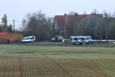 Mutmaßliche Rechtsterroristen wollten Gebiete "erobern" - Razzia gegen mutmaßliche Rechtsterroristen am Rande von Grimma. 