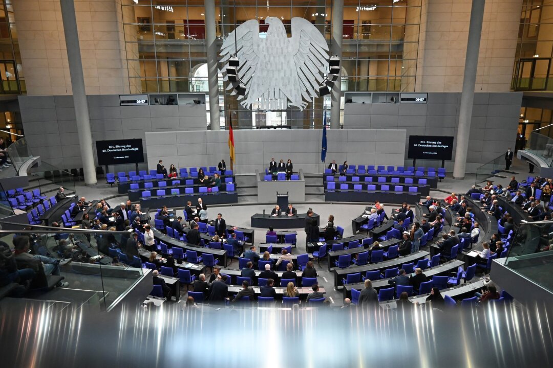 Nach Ampel-Aus: Bundestag streicht Sitzungswoche - Der Bundestag streicht eine komplette Sitzungswoche, weil nach dem Ampel-Aus keine Haushaltsberatungen stattfinden. 