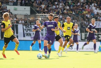 Nach BVB-Spiel: Einen Stimmungsboykott wird es auch zukünftig nicht geben - Aue trennt sich von Borussia Dortmund vor knapp 15.000 Zuschauern mit einem Unentschieden. Foto: Alexander Gerber