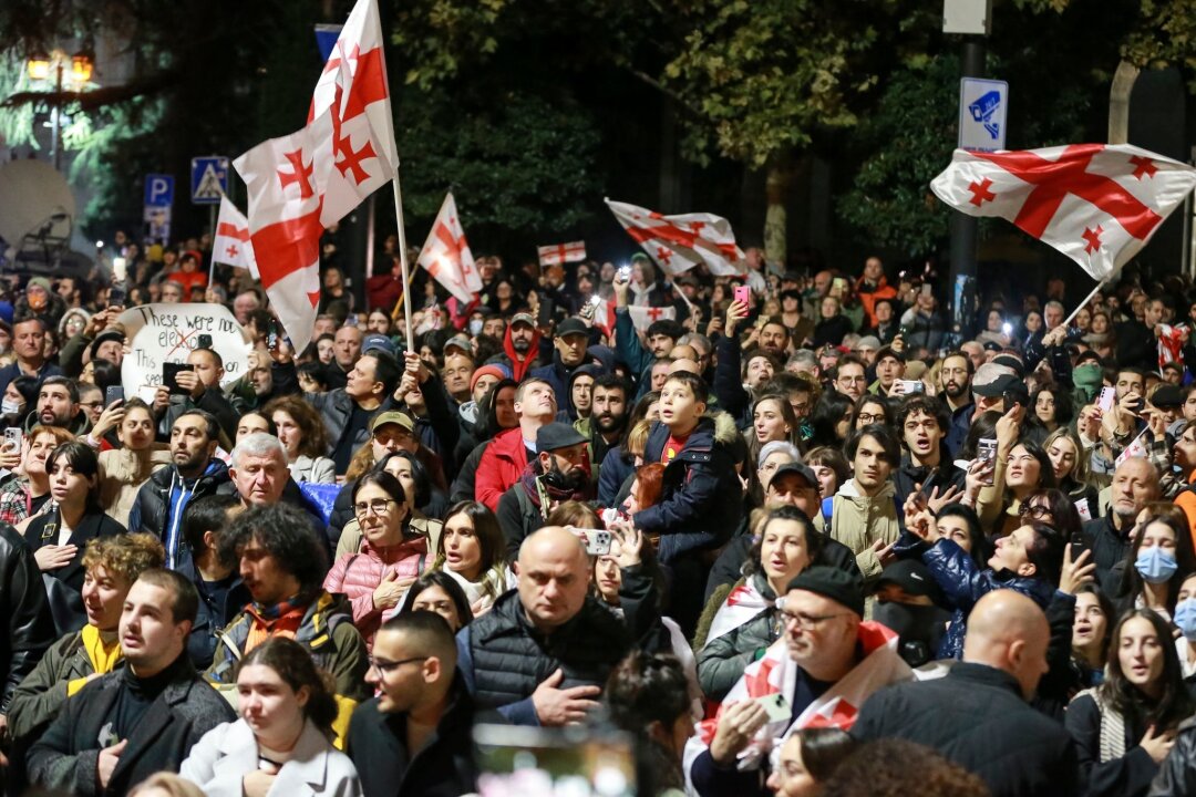 Nach Georgien-Wahl: Behörde bestätigt umstrittenes Ergebnis - Nach der Wahl hatte die prowestliche Opposition in Georgien erklärt, dass sie das Ergebnis nicht anerkenne, und zu Protesten aufgerufen. (Archivbild)