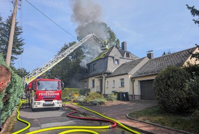 Nach Großbrand in Chemnitz: Ermittlungen zur Brandursache aufgenommen - Großbrand in Chemnitz-Glösa am Freitagmittag. Foto: Erik Hoffmann