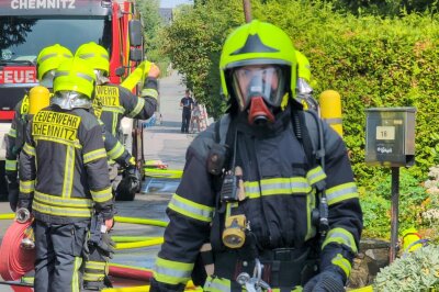 Nach Großbrand in Chemnitz: Ermittlungen zur Brandursache aufgenommen - Großbrand in Chemnitz-Glösa am Freitagmittag. Foto: Erik Hoffmann