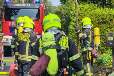 Nach Großbrand in Chemnitz: Ermittlungen zur Brandursache aufgenommen - Großbrand in Chemnitz-Glösa am Freitagmittag. Foto: Erik Hoffmann