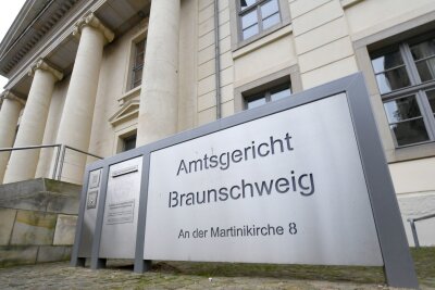 Nach Messerangriff bei Peine: Mann in Untersuchungshaft - Ein Mann muss nach einem Messerangriff bei Peine vor einen Untersuchungsrichter. (Archivbild) 