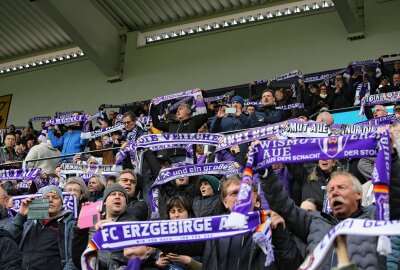 Nach starkem Startelf-Debüt: Junger Ösi will mit den Veilchen nachlegen - Die Fans des FC Erzgebirge Aue haben zurzeit viel Grund positiv in die Zukunft zu schauen. Foto: Katja Lippmann-Wagner