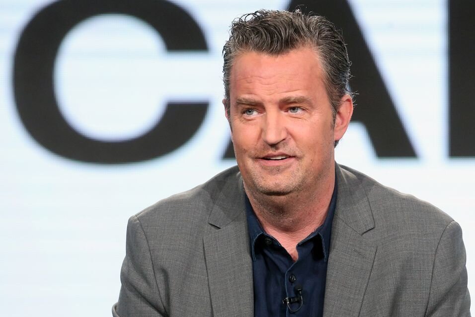 Nach Tod von Matthew Perry: Polizei deckt "kriminelles Untergrundnetzwerk" auf - Nach dem Tod von Schauspieler Matthew Perry haben die Behörden fünf Anklagen erhoben.