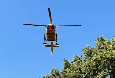 Nach tödlichem Hochhaus-Brand in Leipzig: Polizei ermittelt wegen Brandstiftung - Das Feuer sei gegen 15 Uhr gemeldet worden. Foto: xcitepress/Jonas Georgi