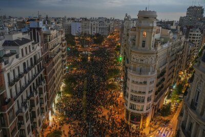 Nach Tumulten: Spaniens König besucht wieder das Flutgebiet - Der Unmut in Valencia ebbt nicht ab.