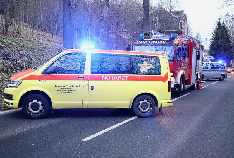 Nach Unfall Auf B101 In Schwarzenberg: Drei Schwerverletzte