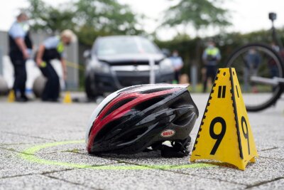 Nach Unfall mit Auto: Muss 12-jähriger Radler allein haften? - Spurensuche: Ein Verkehrsunfall zwischen Auto und Fahrrad ist leider Alltag - doch wie viel Haftung kann ein 12-Jähriger tragen müssen?