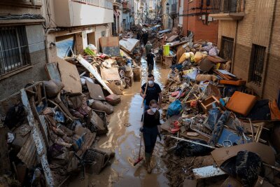 Nach Unwettern in Spanien Zahl der Toten jetzt bei 219 - Das Aufräumen nach den Überschwemmungen dürfte noch lange andauern.